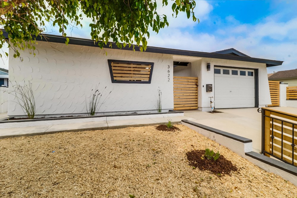 Virtual tour photo 9 of 52 for 3622 Agosto St