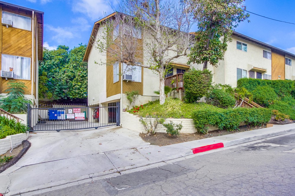 Virtual tour photo 1 of 37 for 3626 Lemona Ave
