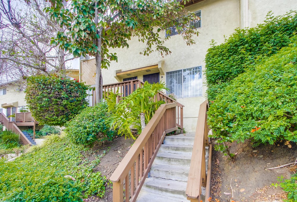 Virtual tour photo 4 of 37 for 3626 Lemona Ave