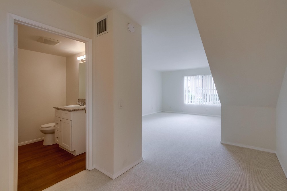 Virtual tour photo 15 of 37 for 3626 Lemona Ave
