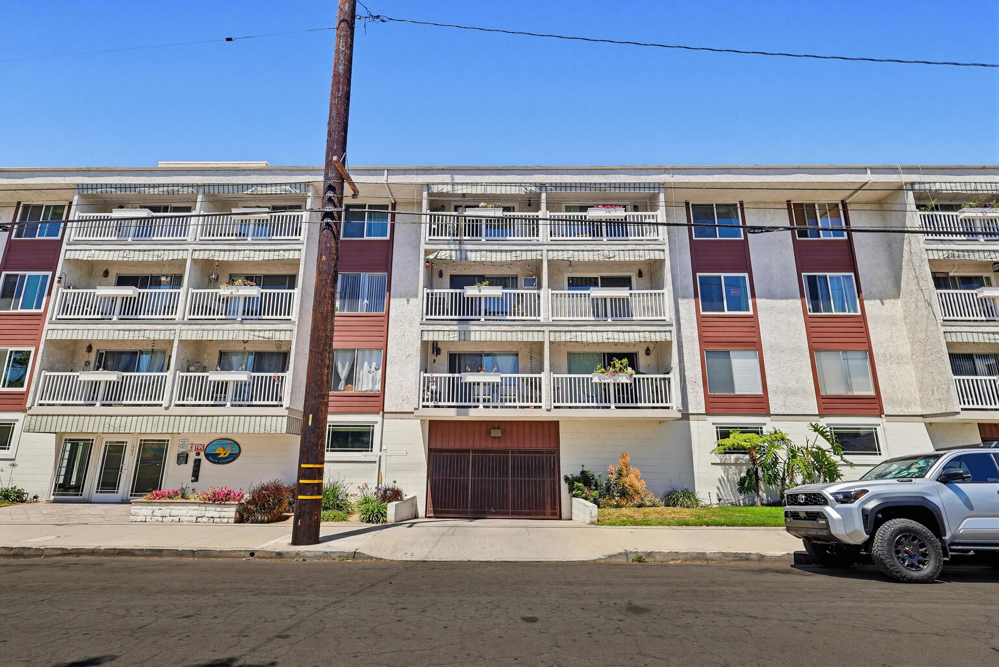 Virtual tour photo 1 of 46 for 363 Newport Ave UNIT 302