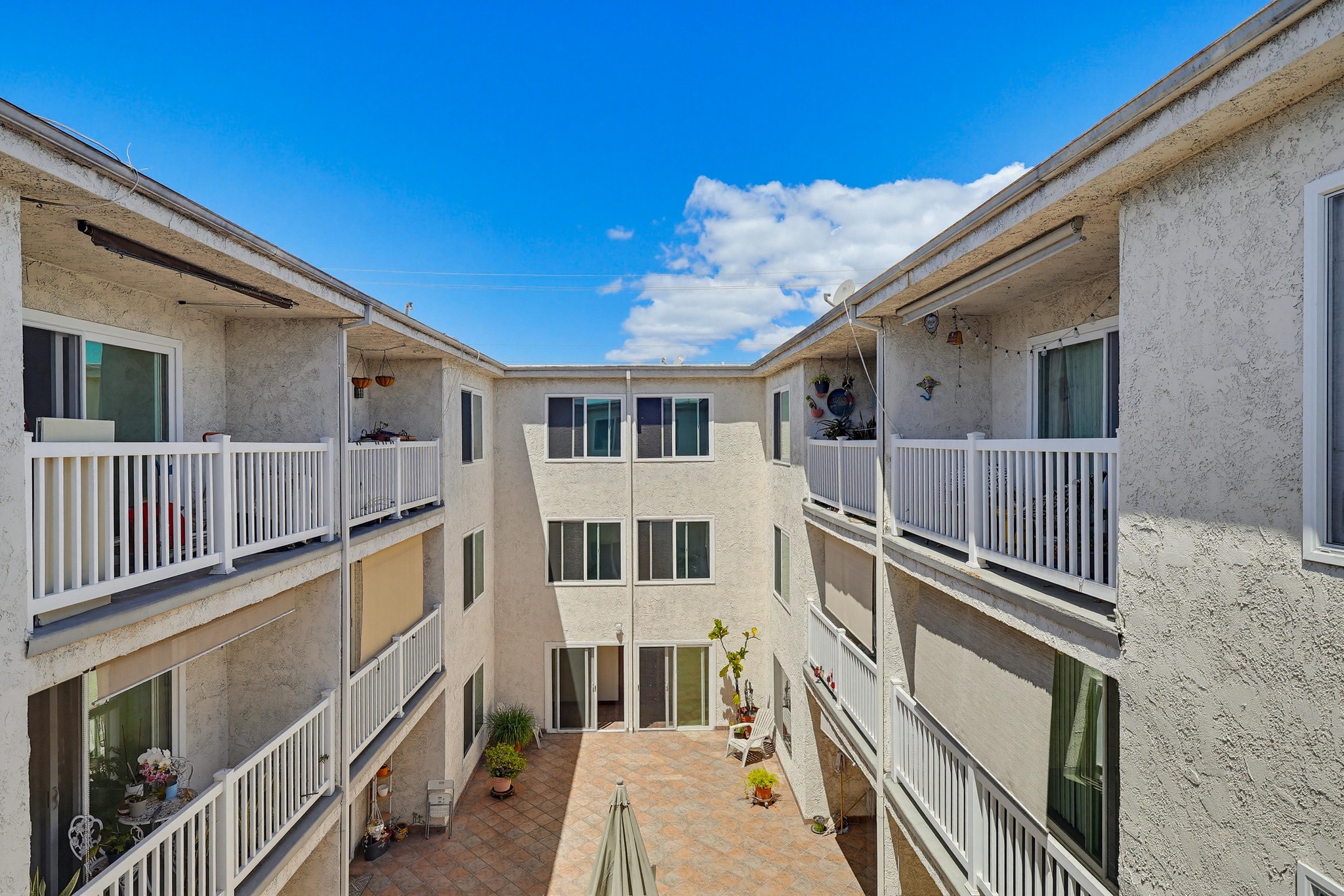 Virtual tour photo 7 of 46 for 363 Newport Ave UNIT 302