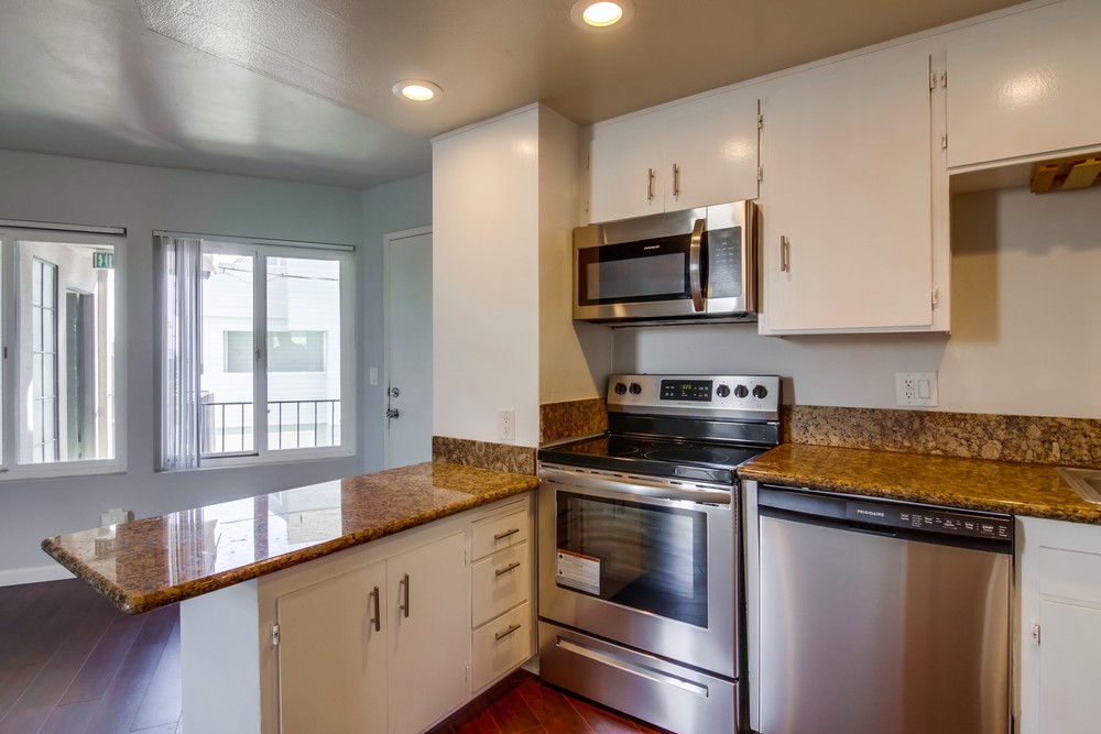 Virtual tour photo 12 of 24 for 3630 Bayside Ln Unit #2