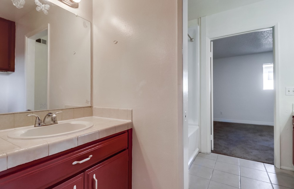 Virtual tour photo 32 of 35 for 3631 Lemona Ave unit A