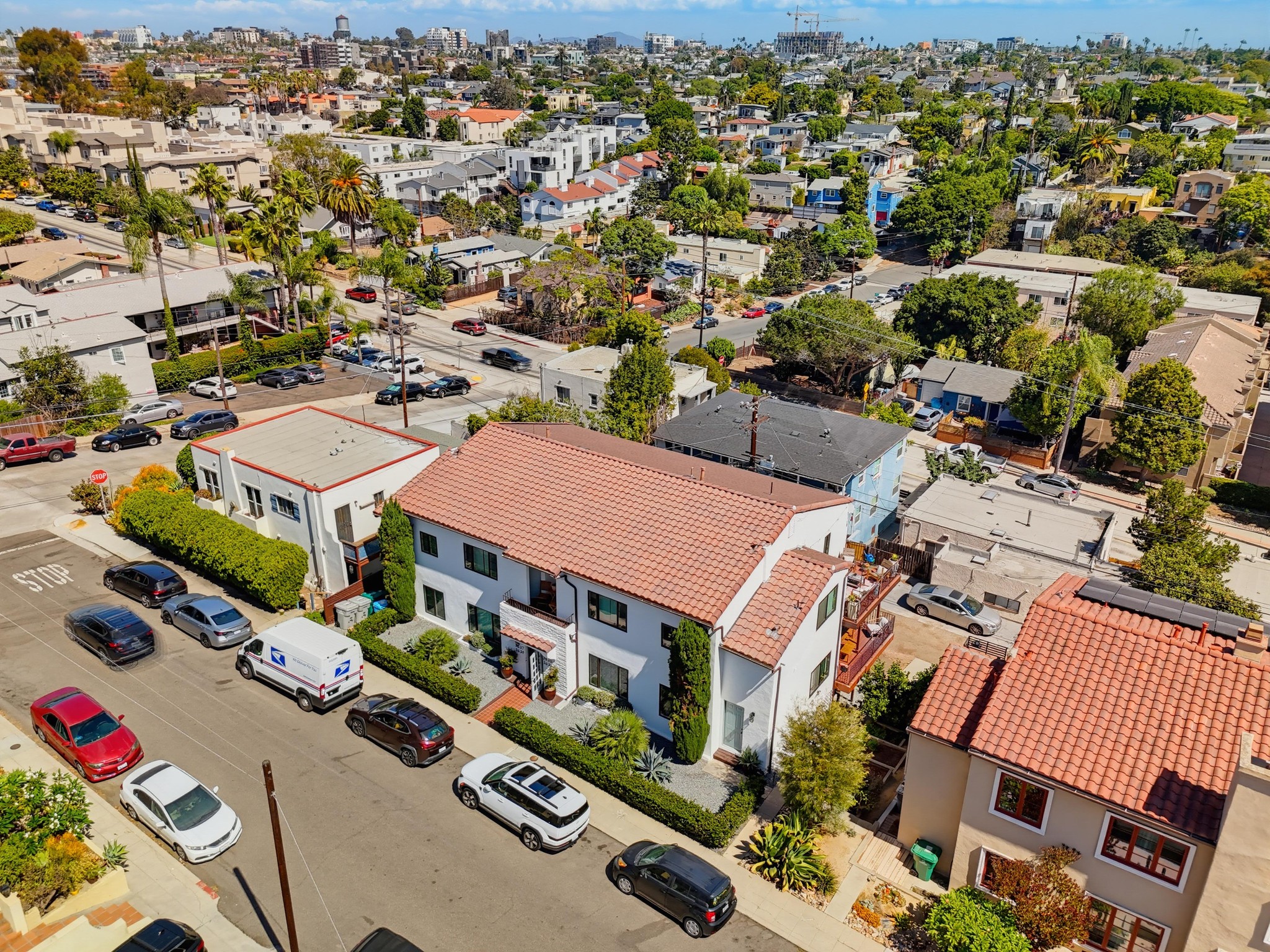 Virtual tour photo 3 of 29 for 3633-39 Wilshire Terrace