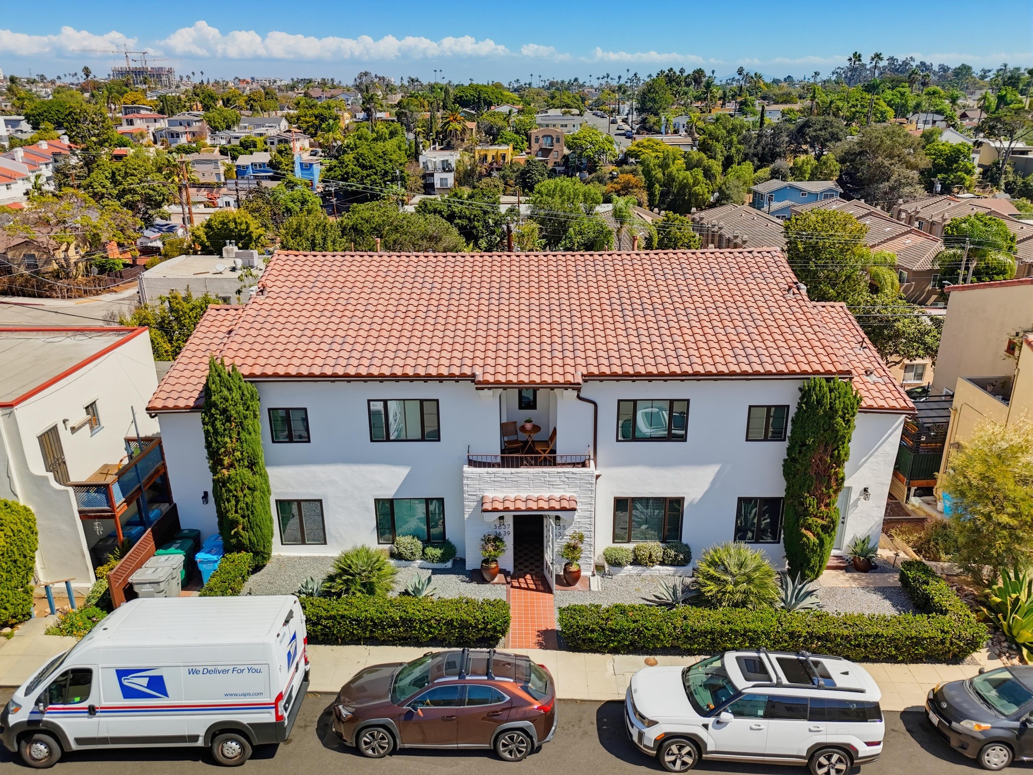 Virtual tour photo 5 of 29 for 3633-39 Wilshire Terrace