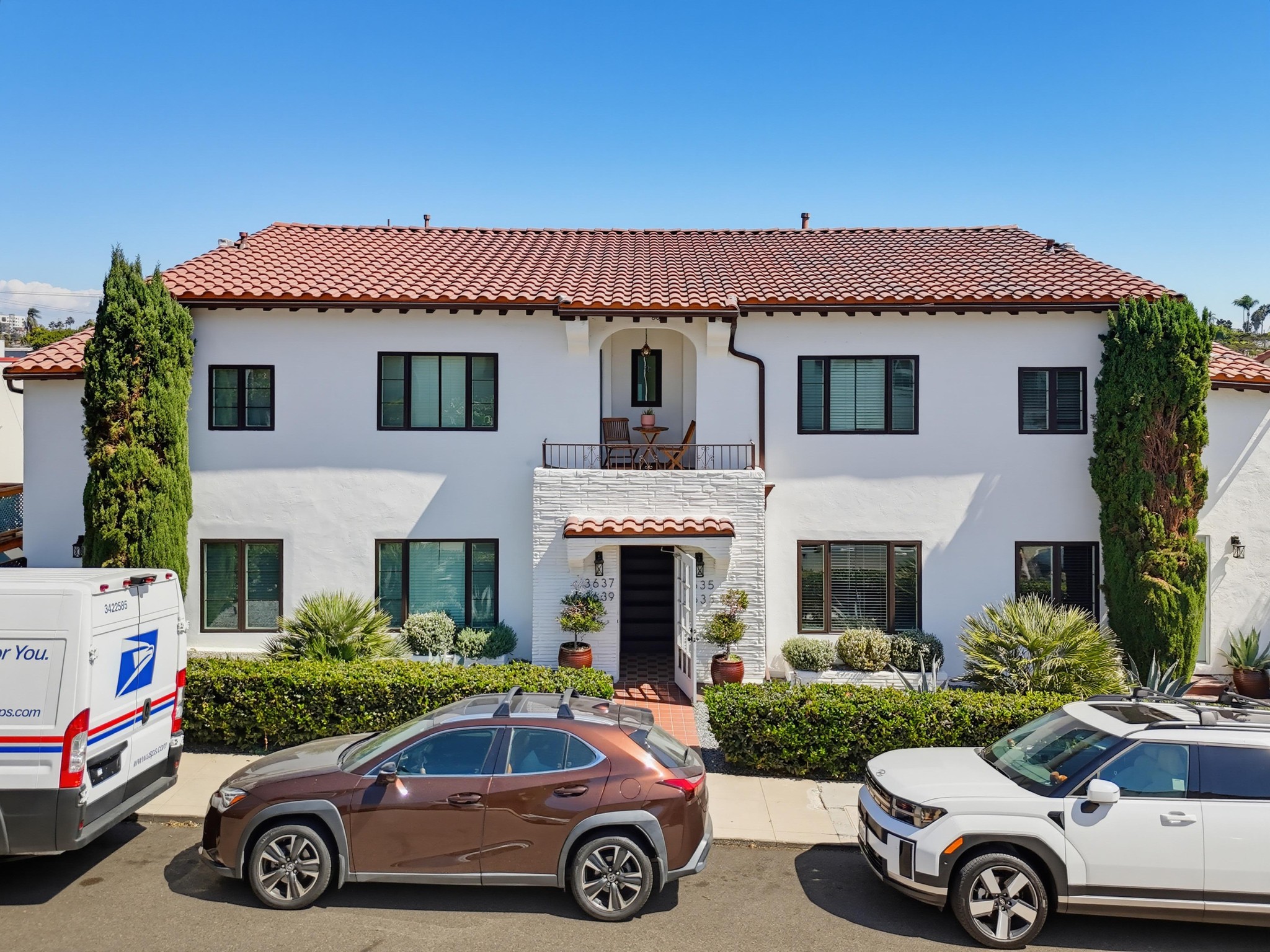Virtual tour photo 6 of 29 for 3633-39 Wilshire Terrace