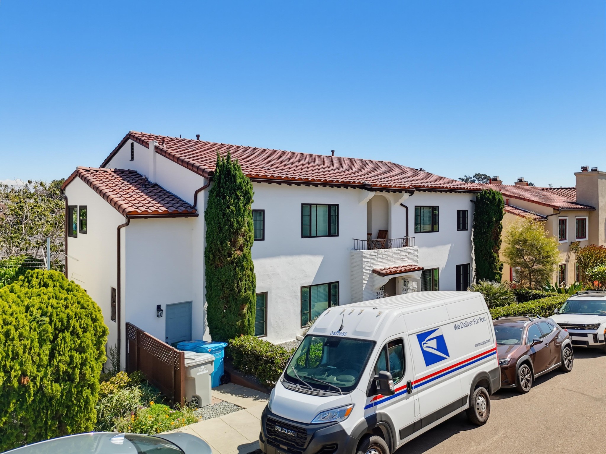 Virtual tour photo 7 of 29 for 3633-39 Wilshire Terrace