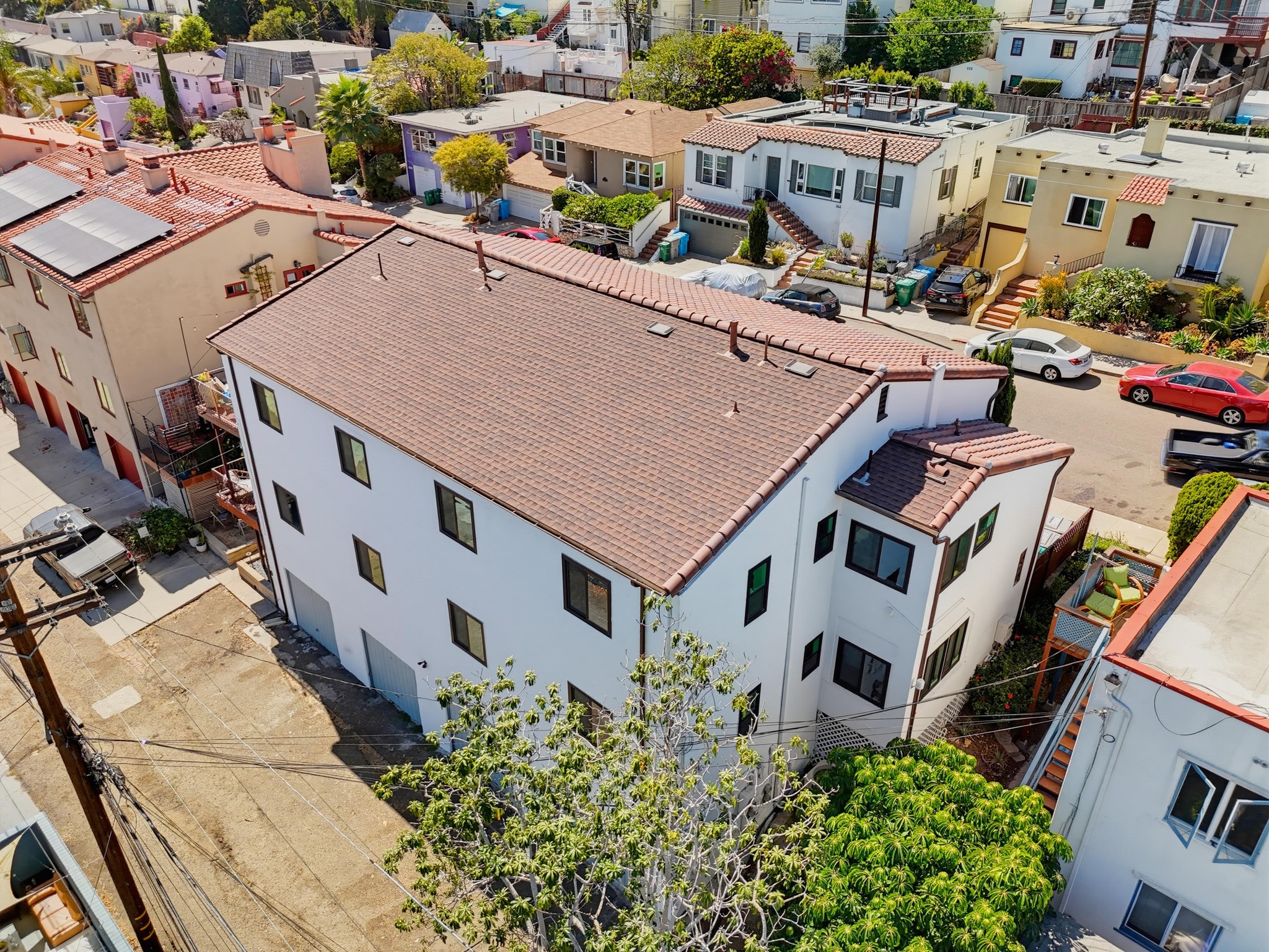 Virtual tour photo 8 of 29 for 3633-39 Wilshire Terrace