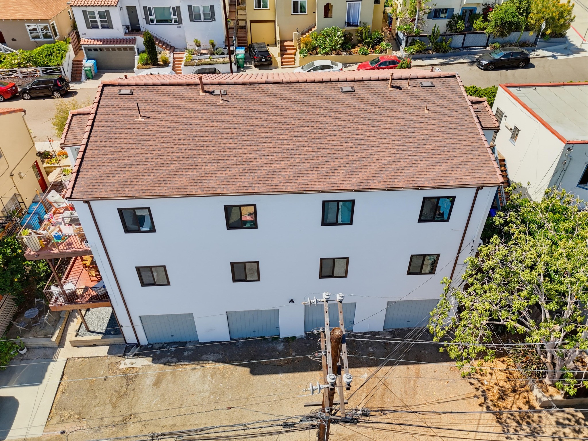 Virtual tour photo 9 of 29 for 3633-39 Wilshire Terrace