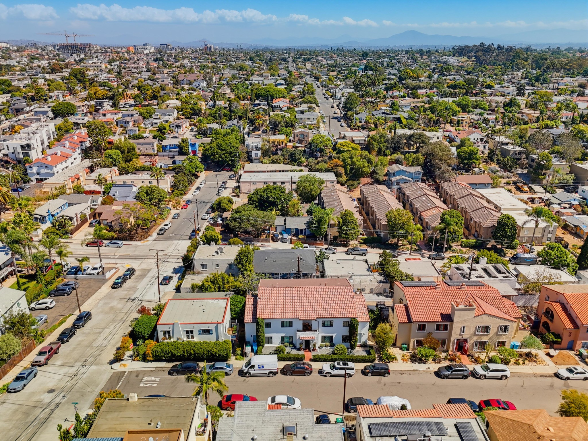 Virtual tour photo 12 of 29 for 3633-39 Wilshire Terrace
