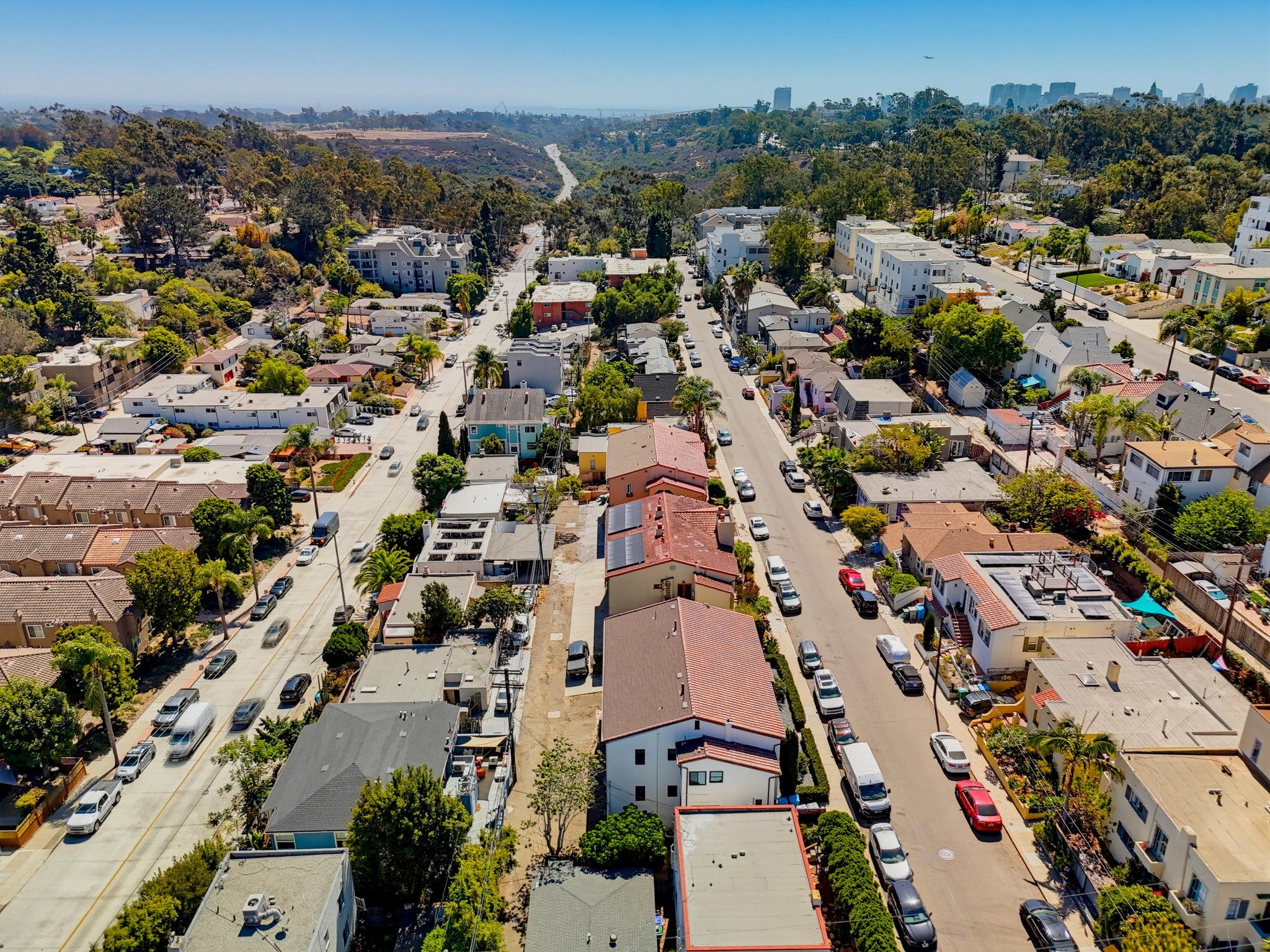 Virtual tour photo 14 of 29 for 3633-39 Wilshire Terrace