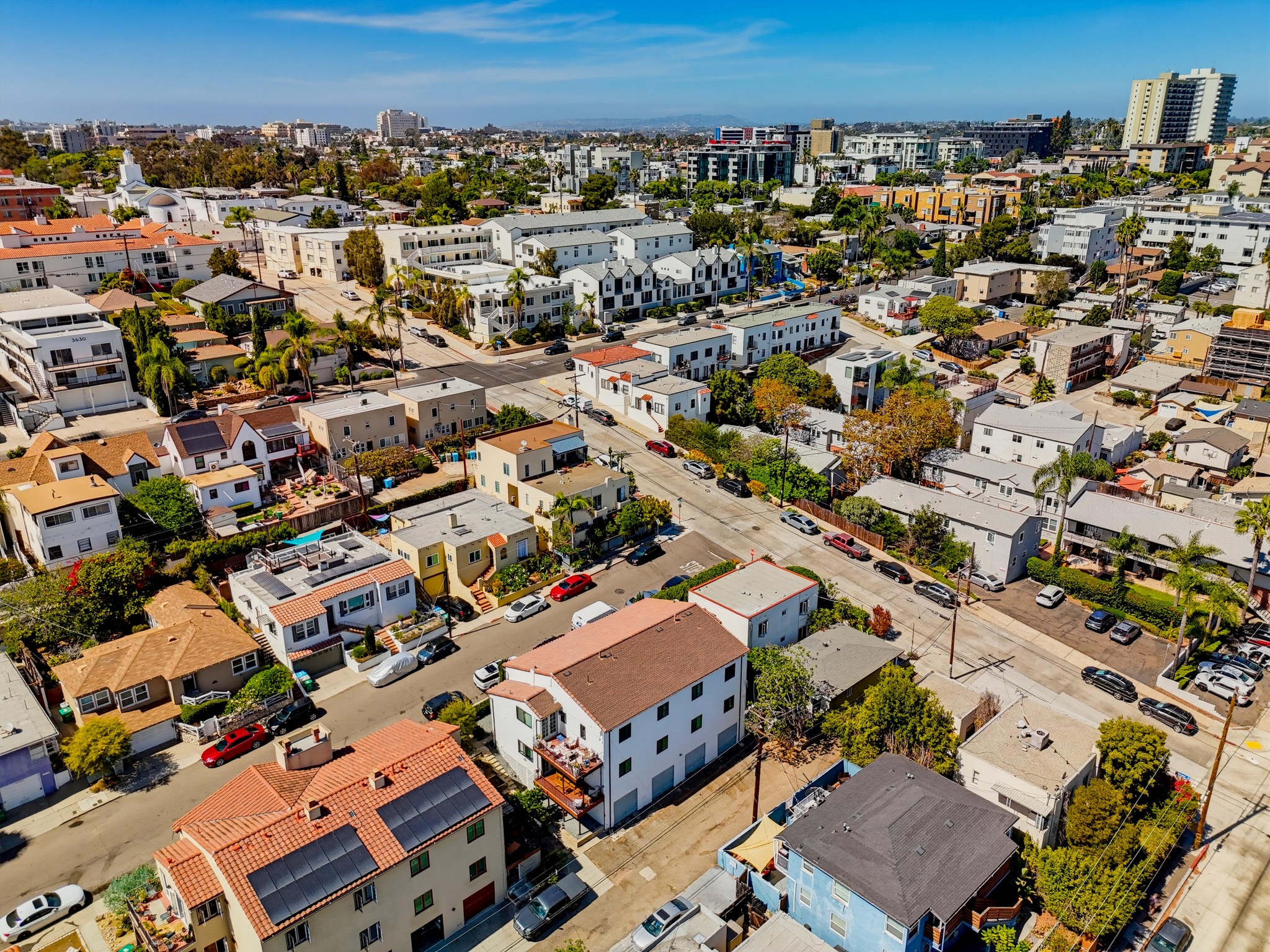 Virtual tour photo 17 of 29 for 3633-39 Wilshire Terrace