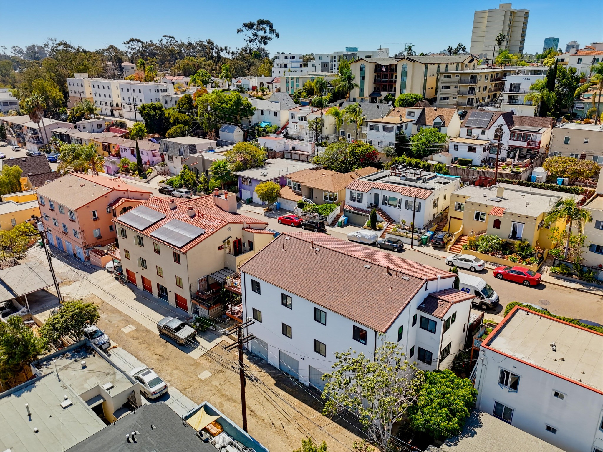 Virtual tour photo 22 of 29 for 3633-39 Wilshire Terrace
