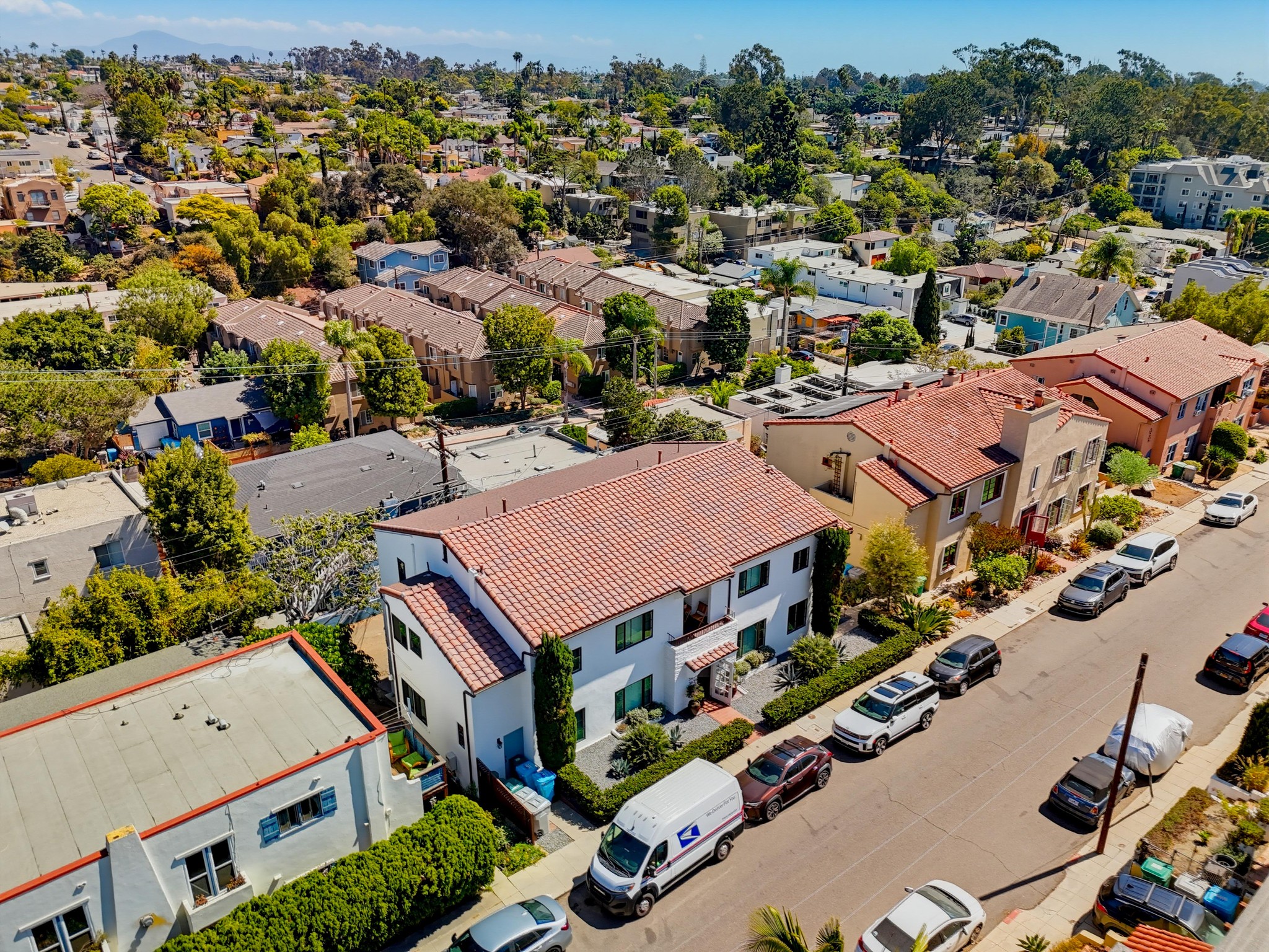 Virtual tour photo 24 of 29 for 3633-39 Wilshire Terrace