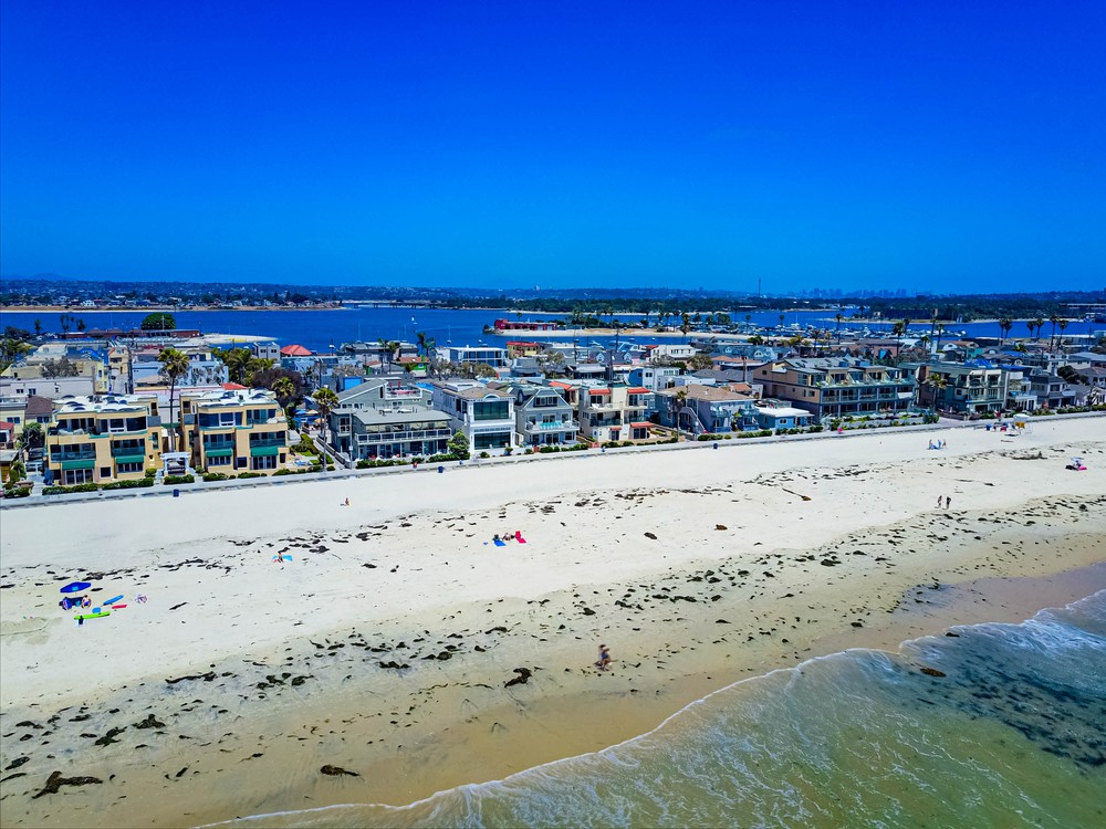 Virtual tour photo 8 of 27 for 3633 Ocean Front Walk