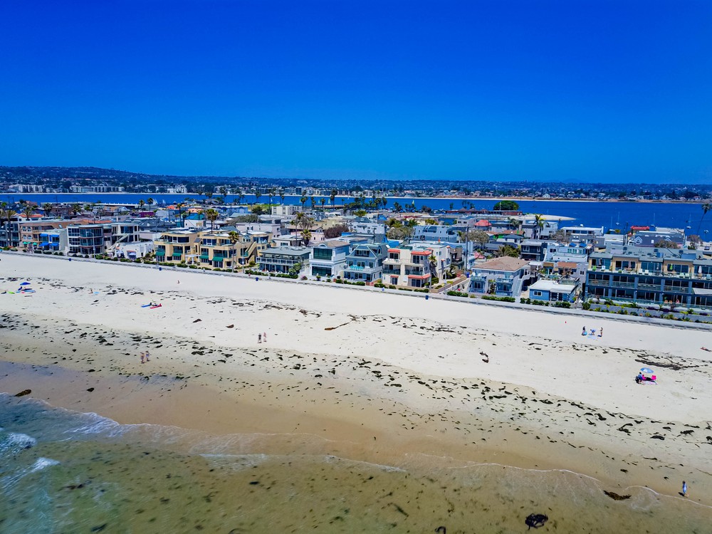 Virtual tour photo 9 of 27 for 3633 Ocean Front Walk