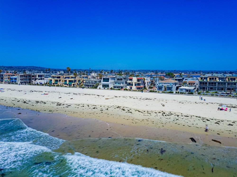 Virtual tour photo 10 of 27 for 3633 Ocean Front Walk