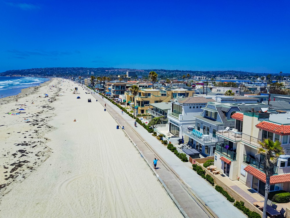 Virtual tour photo 12 of 27 for 3633 Ocean Front Walk