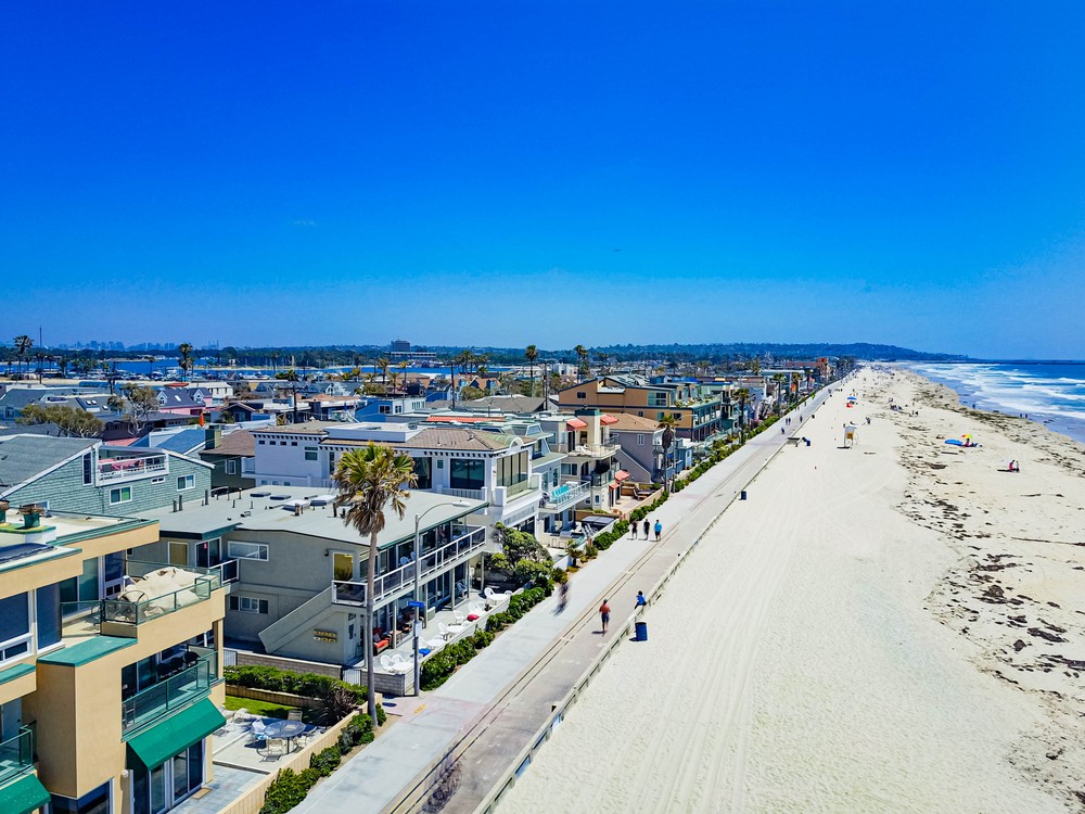 Virtual tour photo 13 of 27 for 3633 Ocean Front Walk