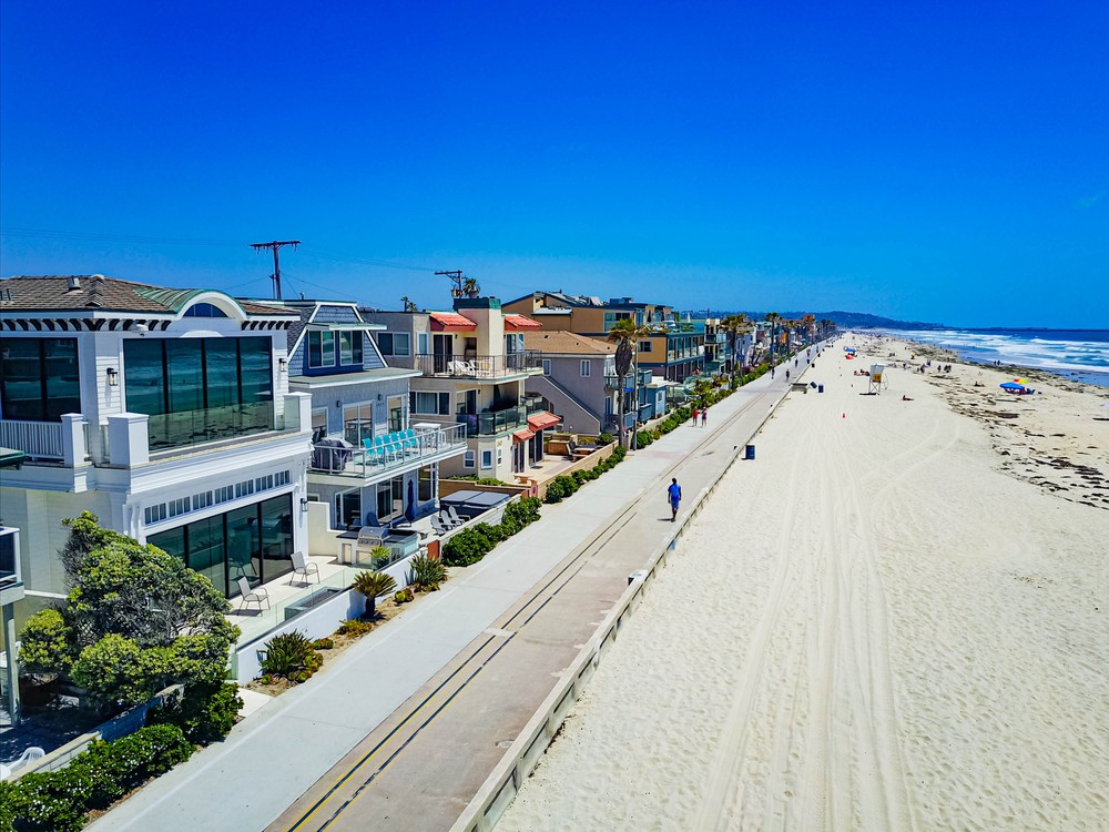 Virtual tour photo 15 of 27 for 3633 Ocean Front Walk