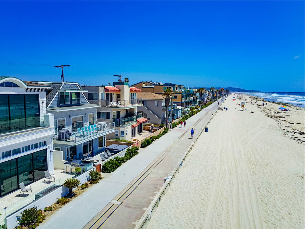 Virtual tour photo 16 of 27 for 3633 Ocean Front Walk