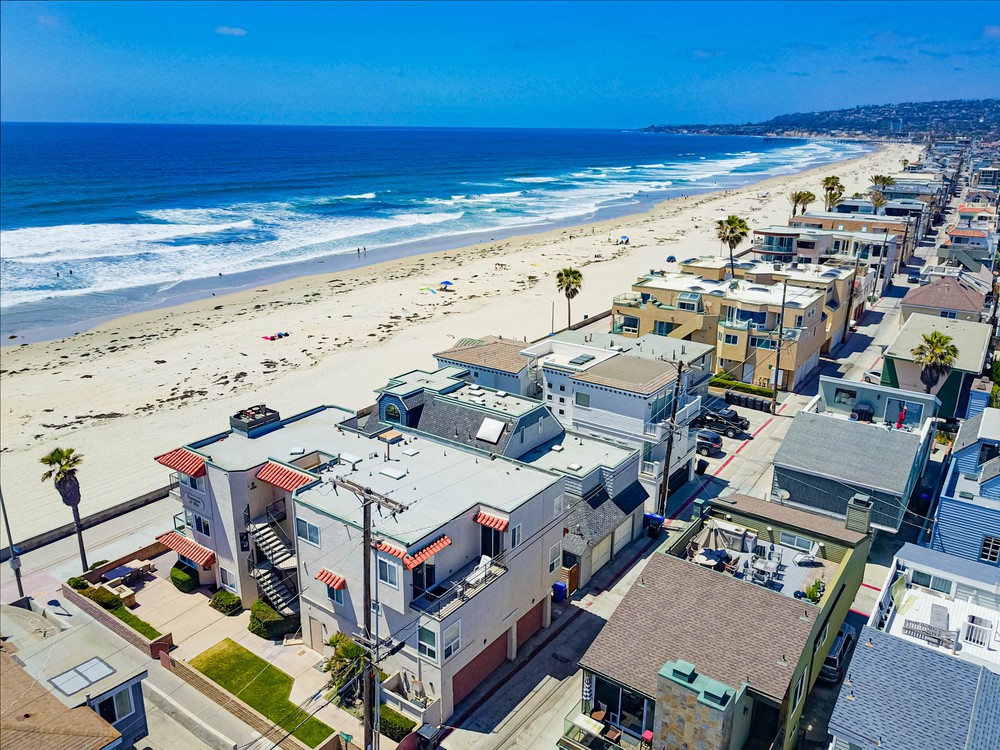 Virtual tour photo 21 of 27 for 3633 Ocean Front Walk