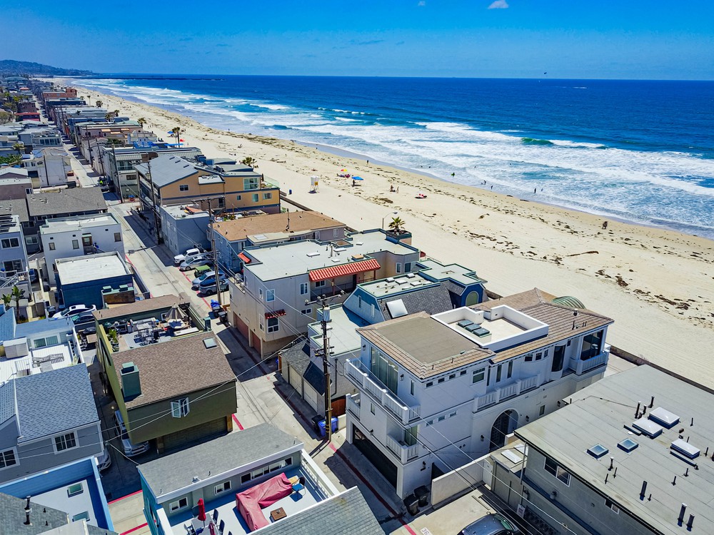 Virtual tour photo 22 of 27 for 3633 Ocean Front Walk