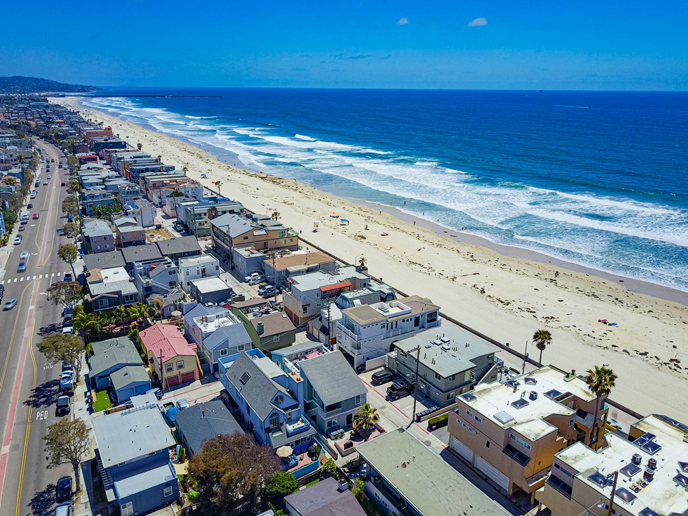 Virtual tour photo 23 of 27 for 3633 Ocean Front Walk