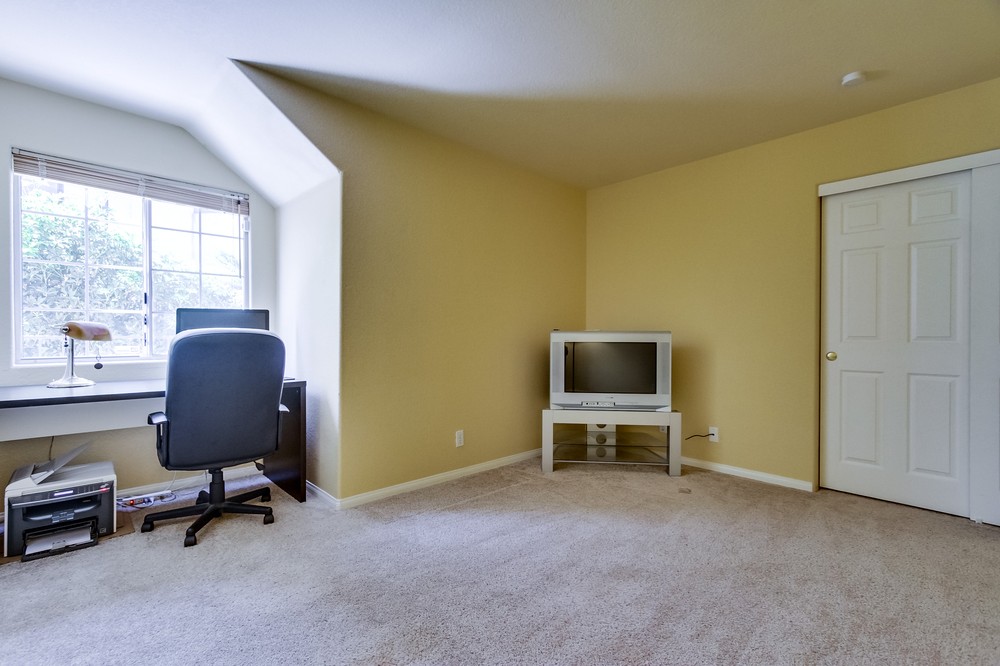 Virtual tour photo 29 of 31 for 3635 3rd Avenue #2