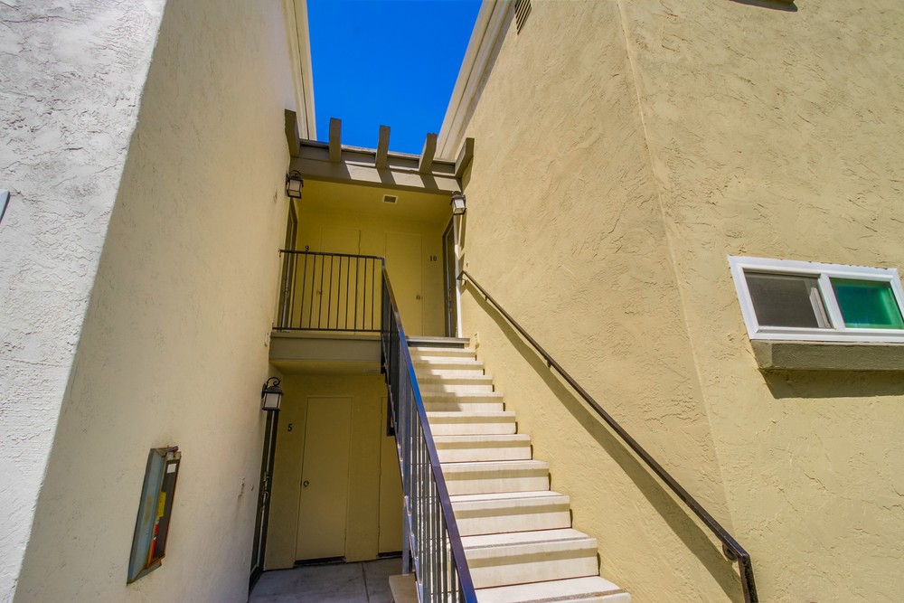 Virtual tour photo 6 of 27 for 3635 Ash St #10