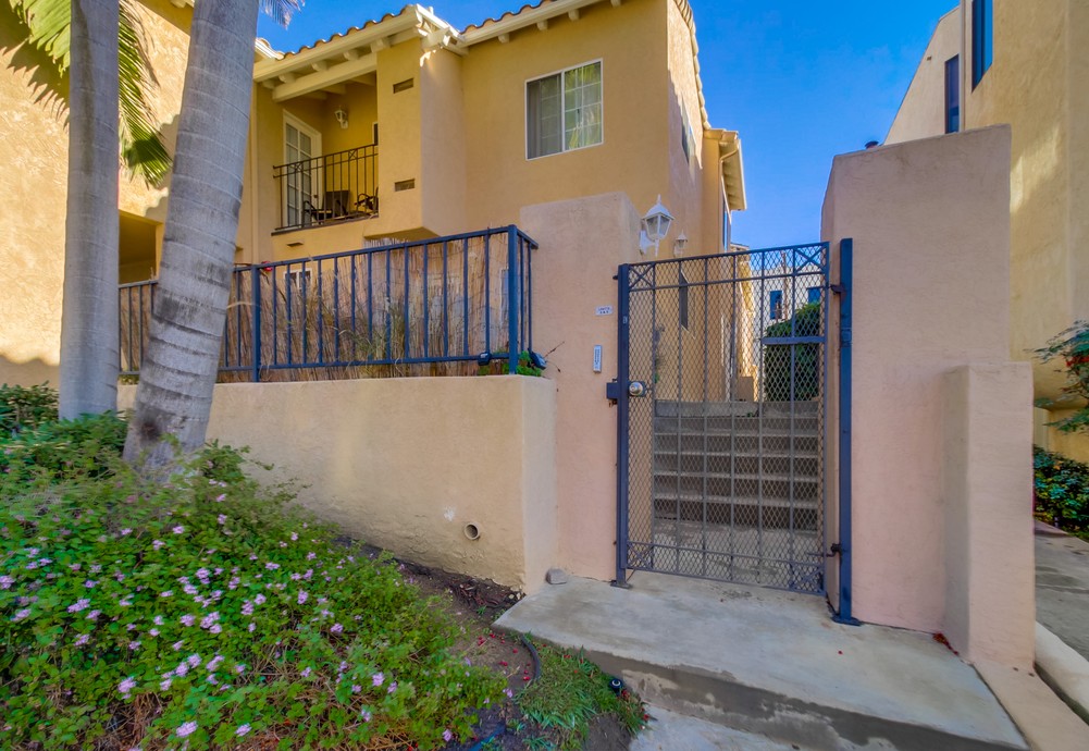 Virtual tour photo 4 of 30 for 3635 Third Ave #2