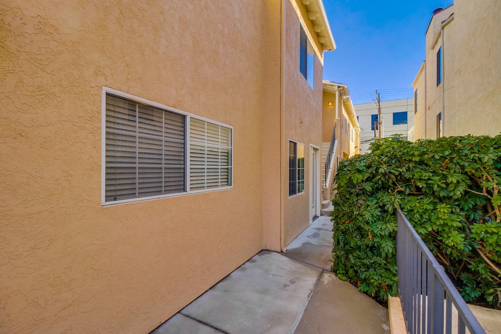 Virtual tour photo 5 of 30 for 3635 Third Ave #2
