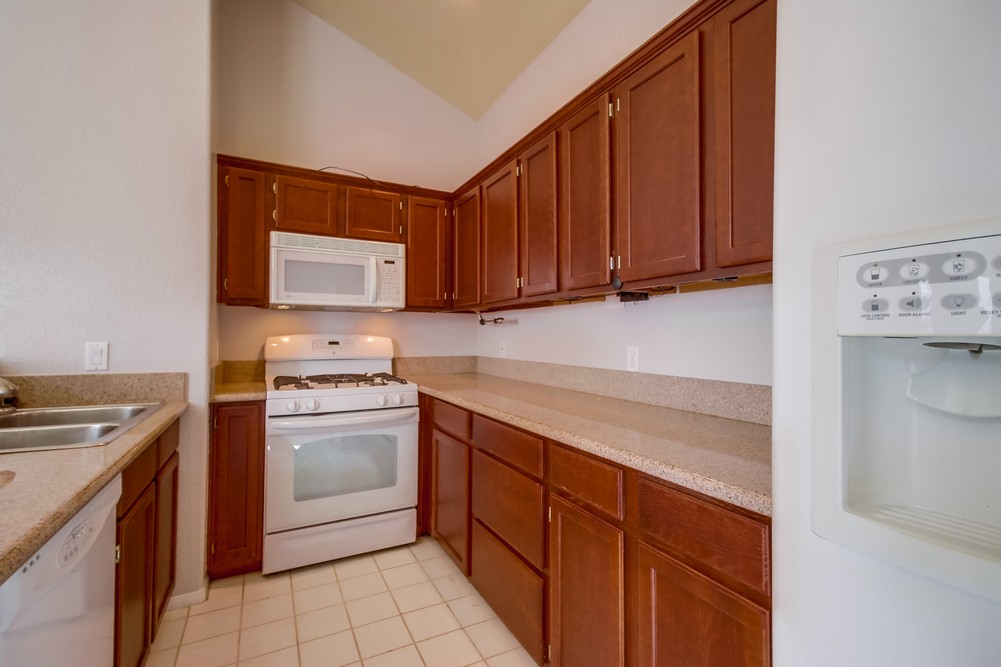 Virtual tour photo 16 of 30 for 3635 Third Ave #2