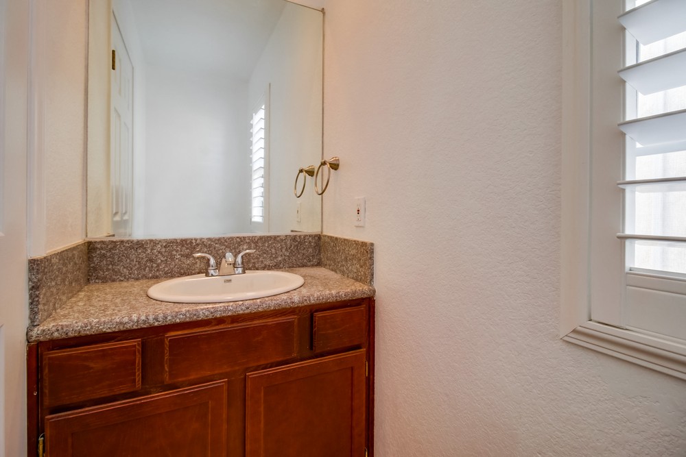 Virtual tour photo 27 of 30 for 3635 Third Ave #2