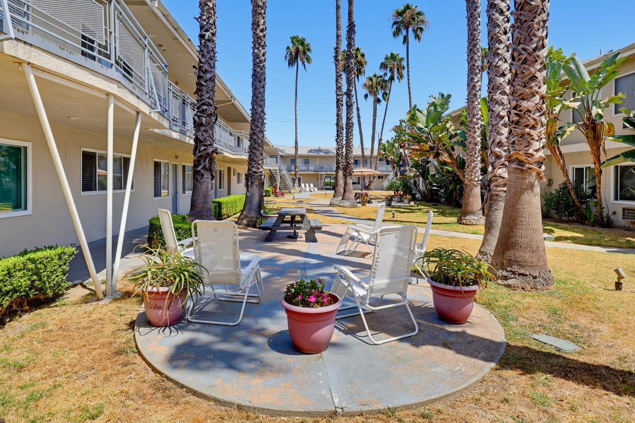 Virtual tour photo 10 of 39 for 3636 W Imperial Hwy