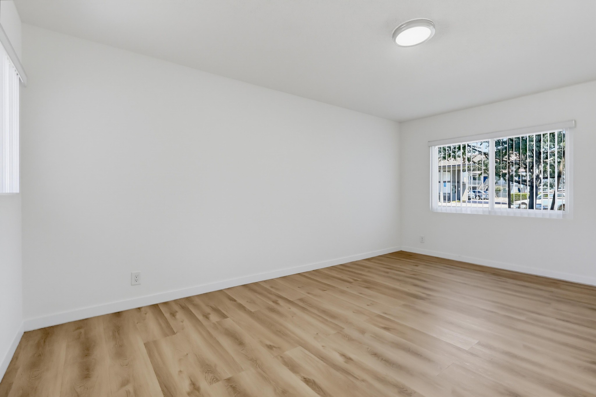 Virtual tour photo 12 of 39 for 3636 W Imperial Hwy