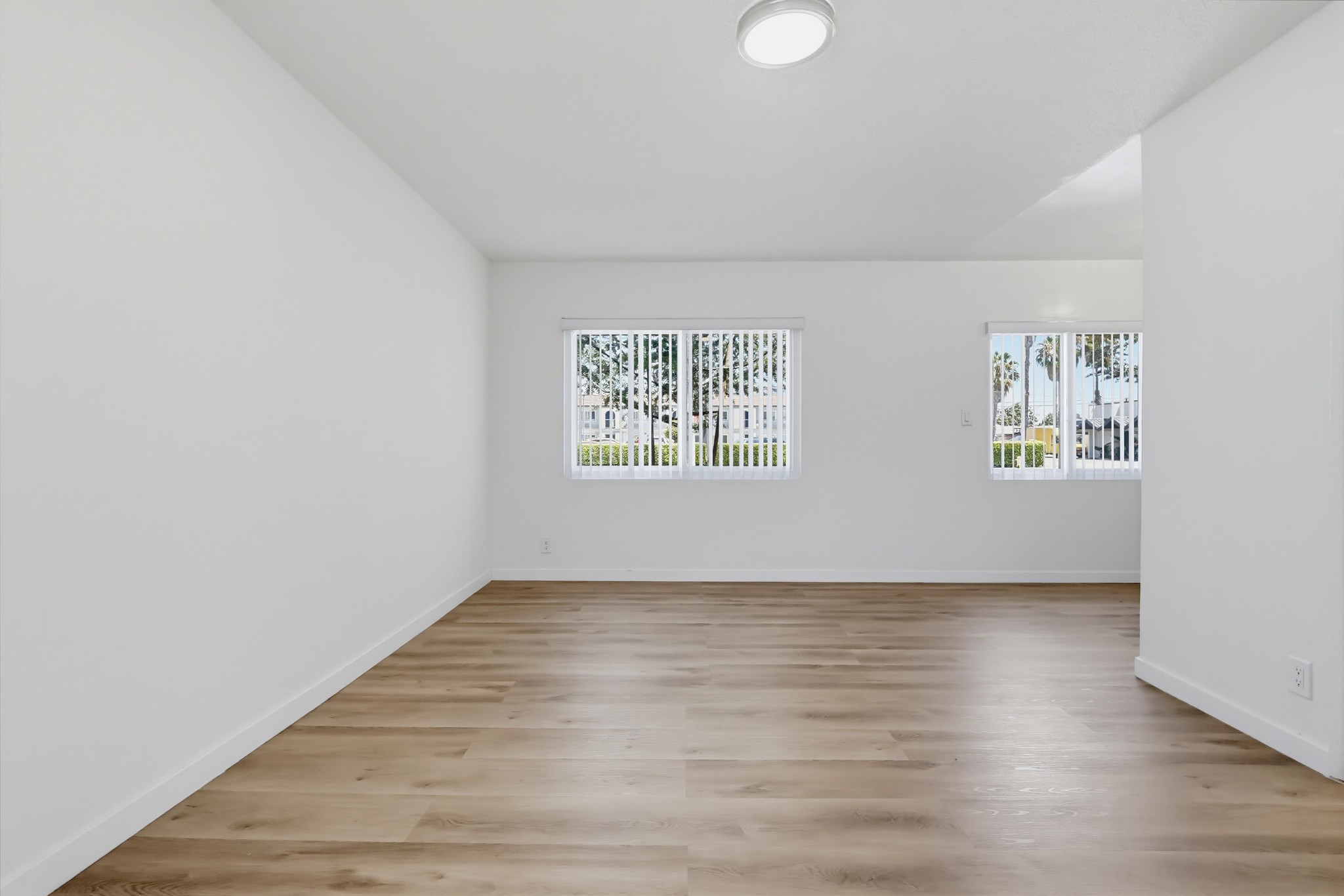 Virtual tour photo 13 of 39 for 3636 W Imperial Hwy