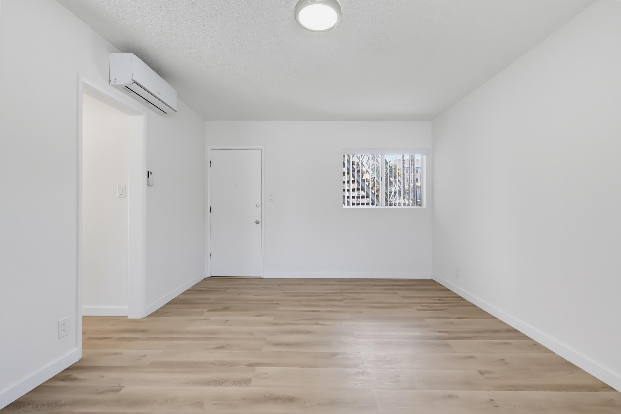 Virtual tour photo 17 of 39 for 3636 W Imperial Hwy