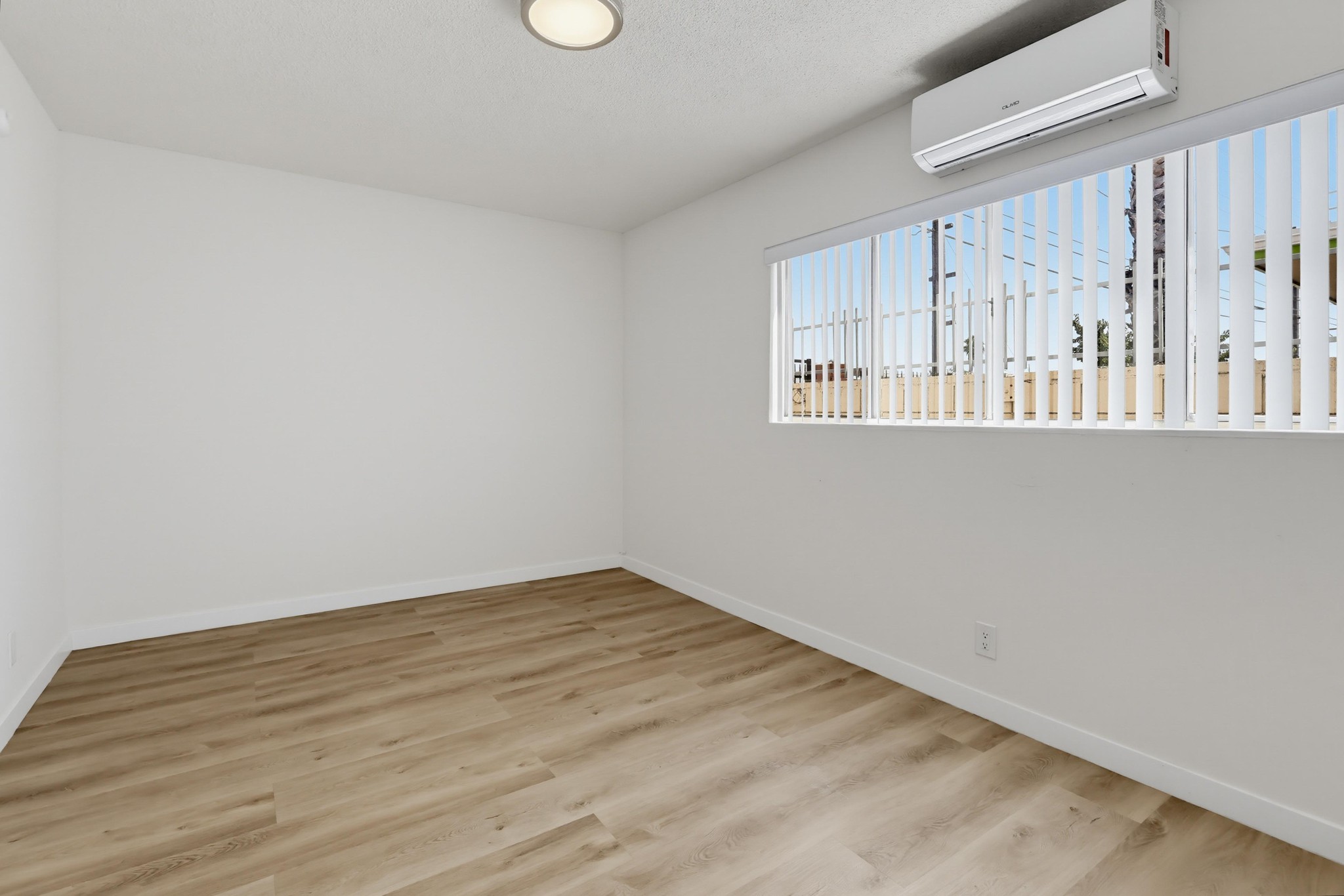 Virtual tour photo 28 of 39 for 3636 W Imperial Hwy