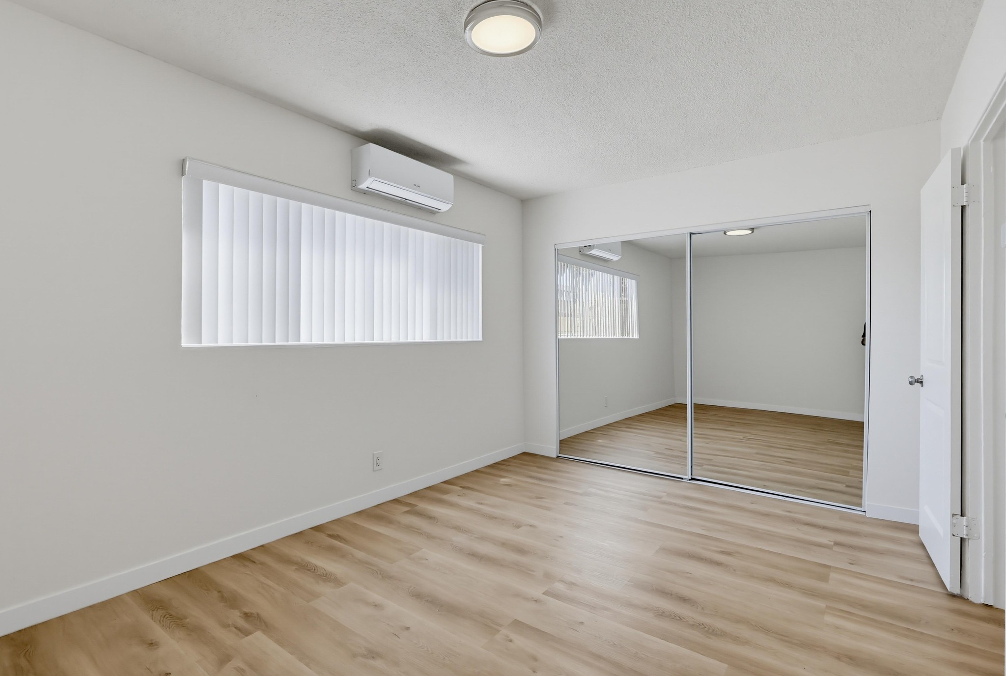 Virtual tour photo 31 of 39 for 3636 W Imperial Hwy