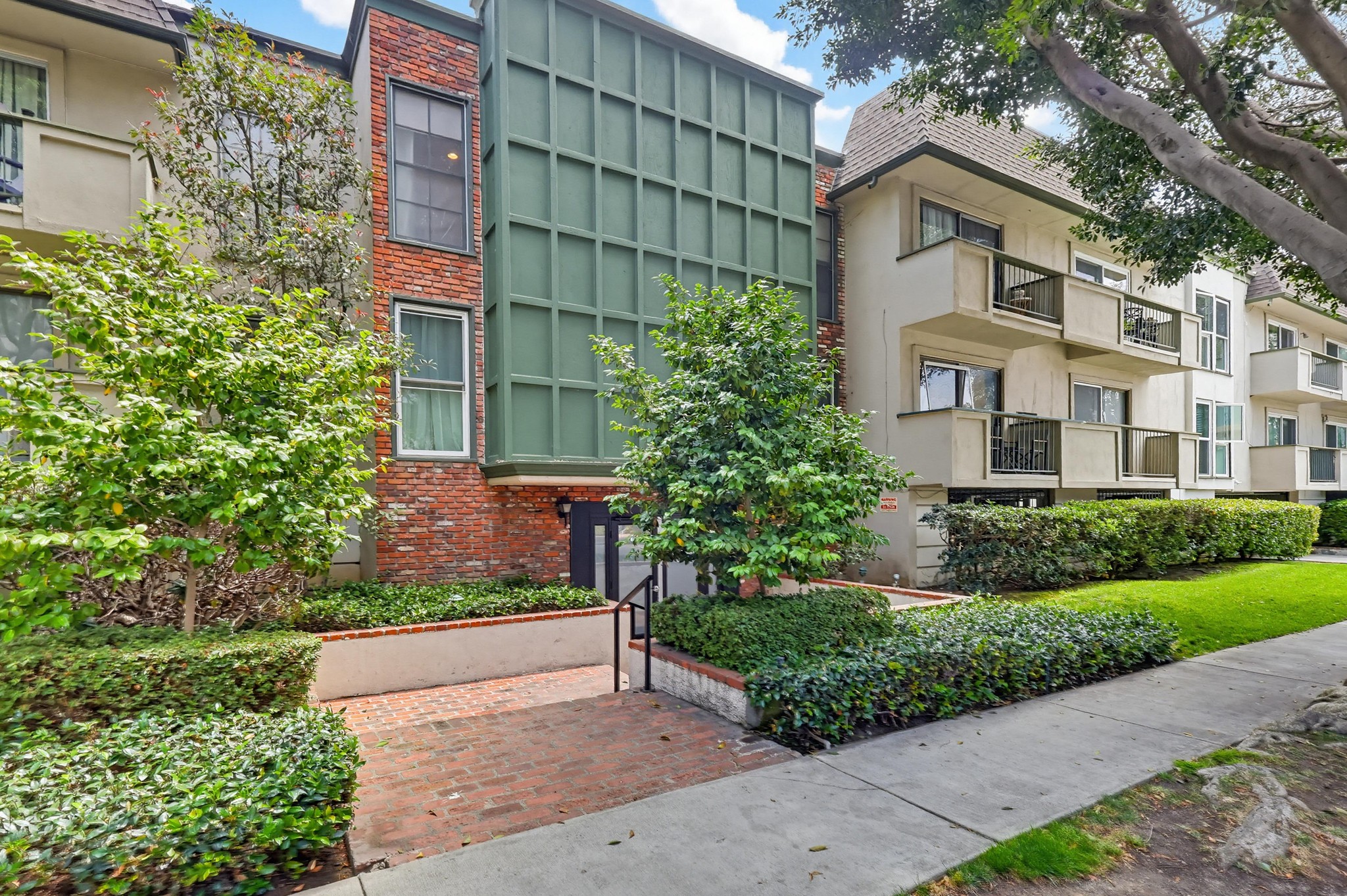 Virtual tour photo 4 of 68 for 3640 Cardiff Ave APT 210