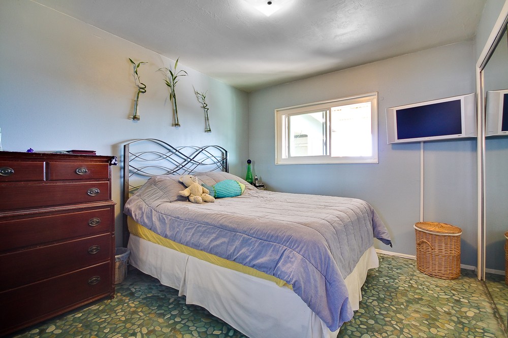 Virtual tour photo 14 of 21 for 3640 Mt. Blackburn Ave.