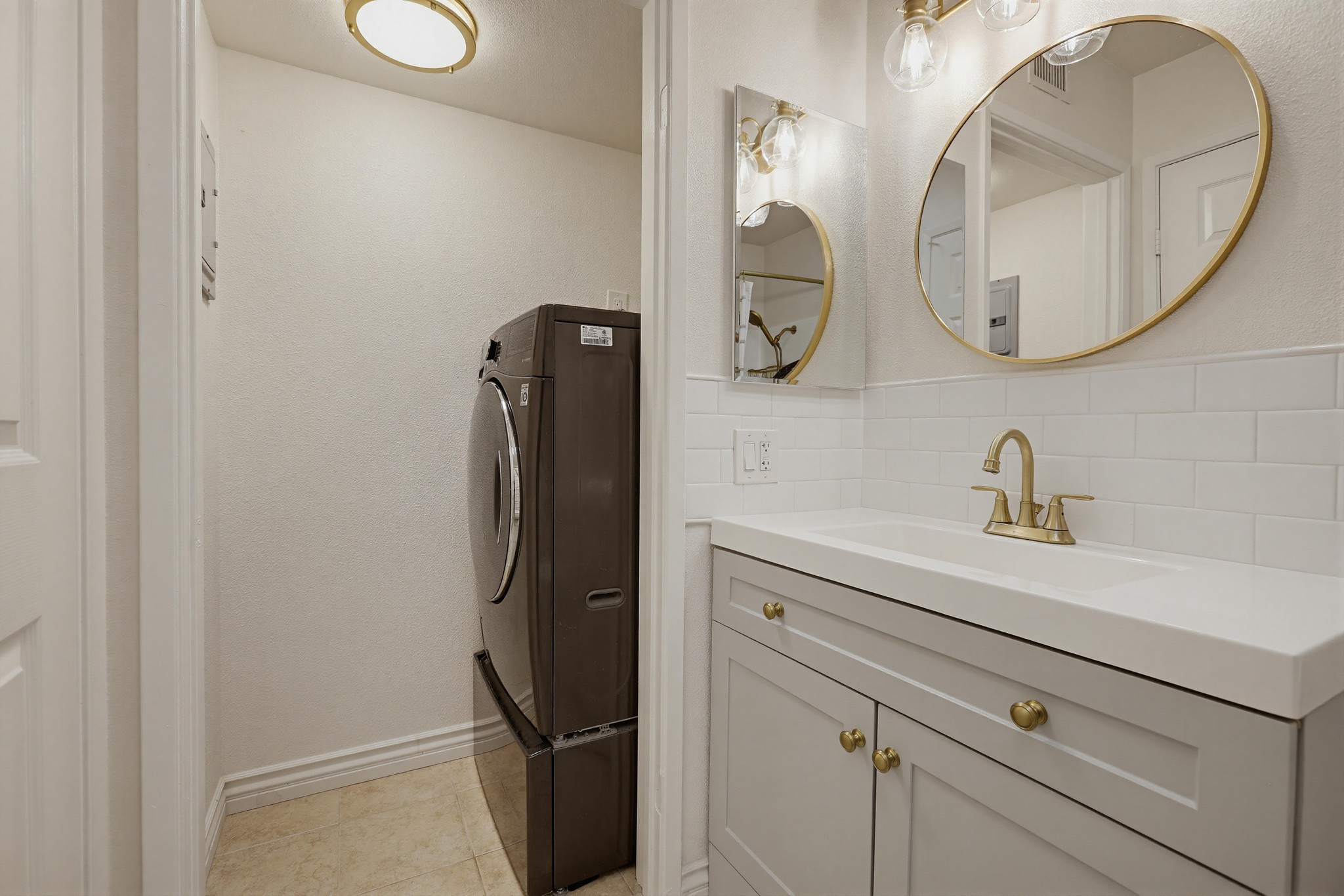 Virtual tour photo 26 of 62 for 3643 S Bear St Unit G