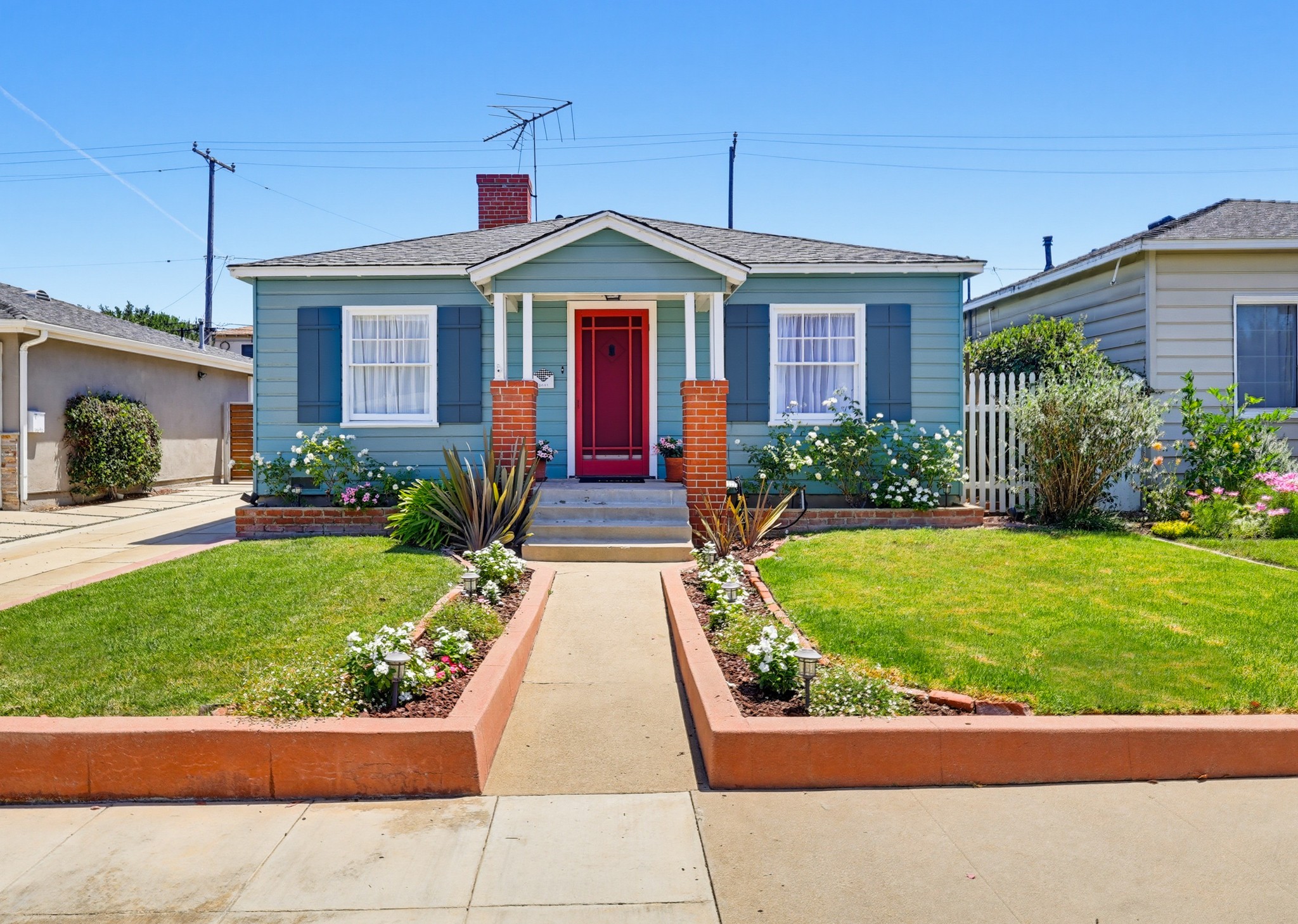 Virtual tour photo 1 of 66 for 3644 Roycroft Ave