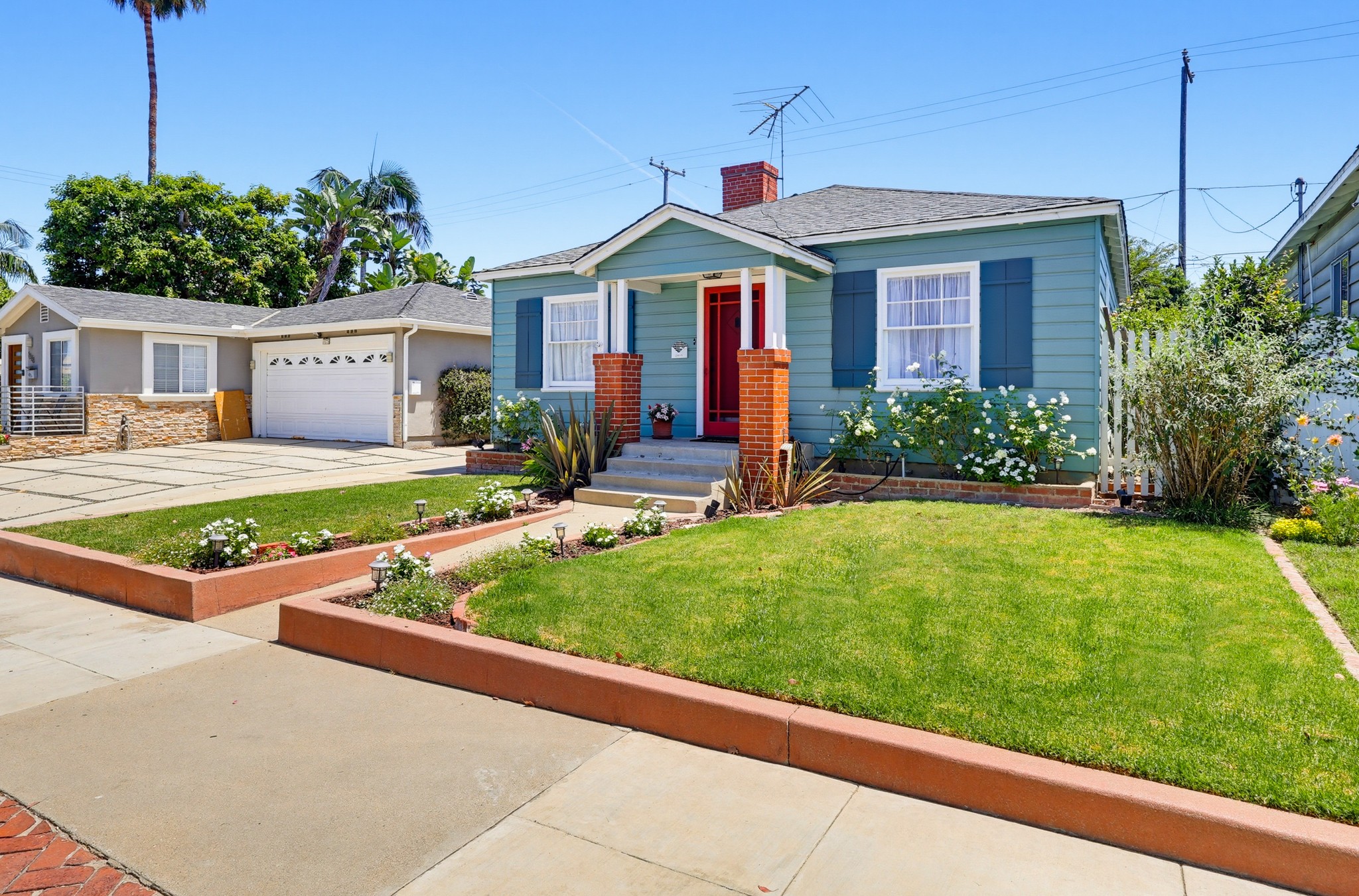 Virtual tour photo 3 of 66 for 3644 Roycroft Ave