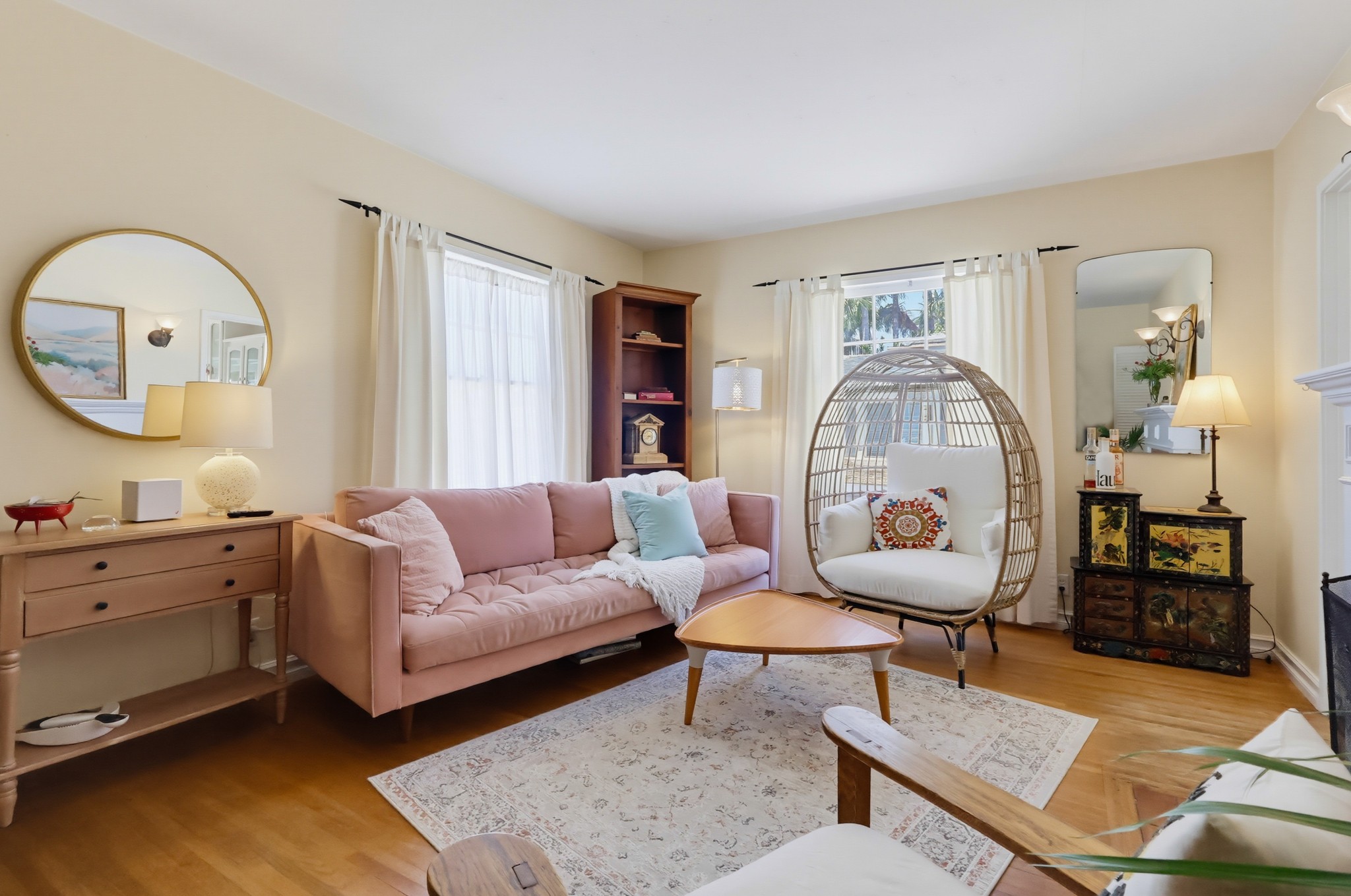 Virtual tour photo 8 of 66 for 3644 Roycroft Ave