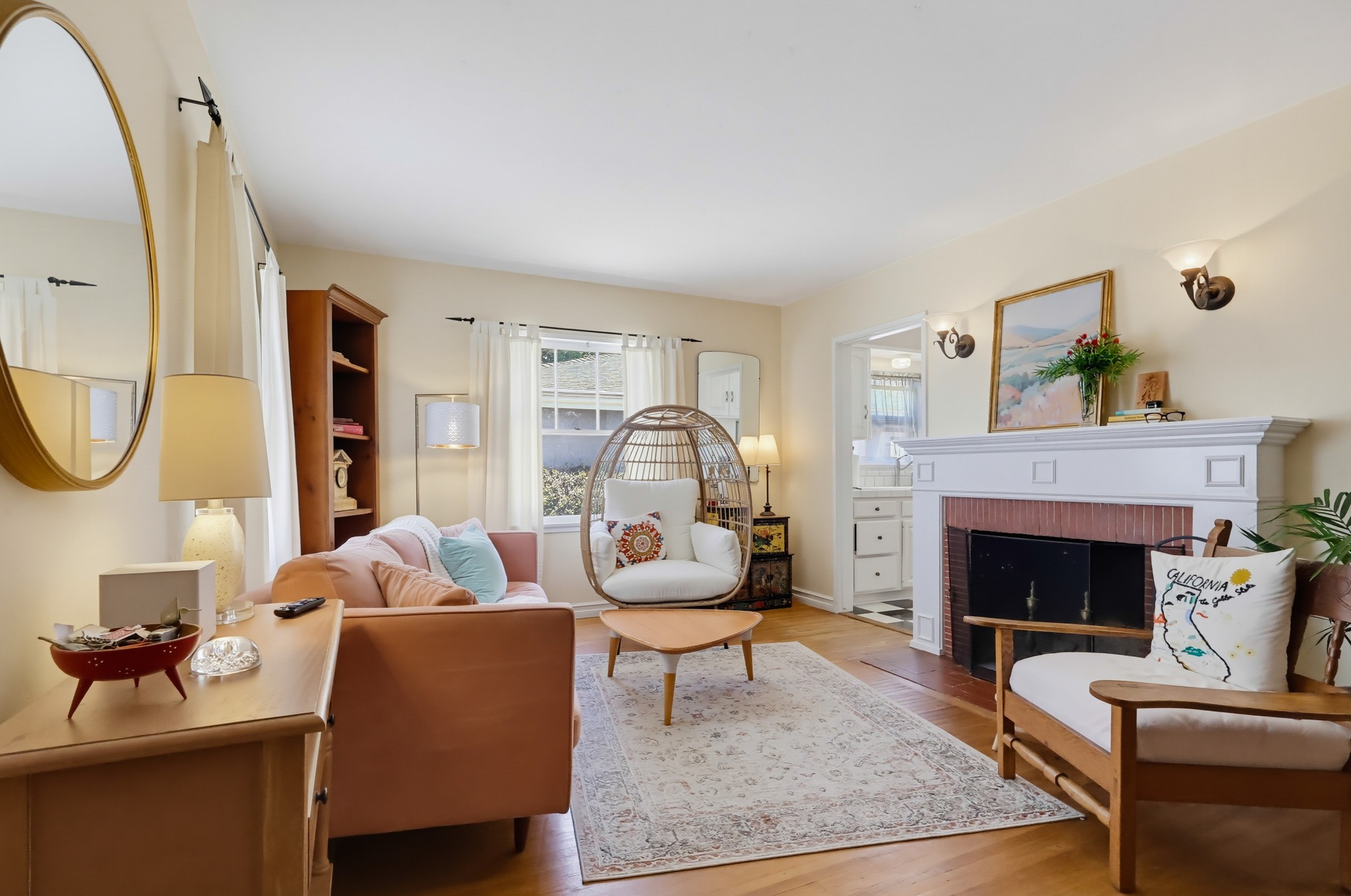 Virtual tour photo 9 of 66 for 3644 Roycroft Ave