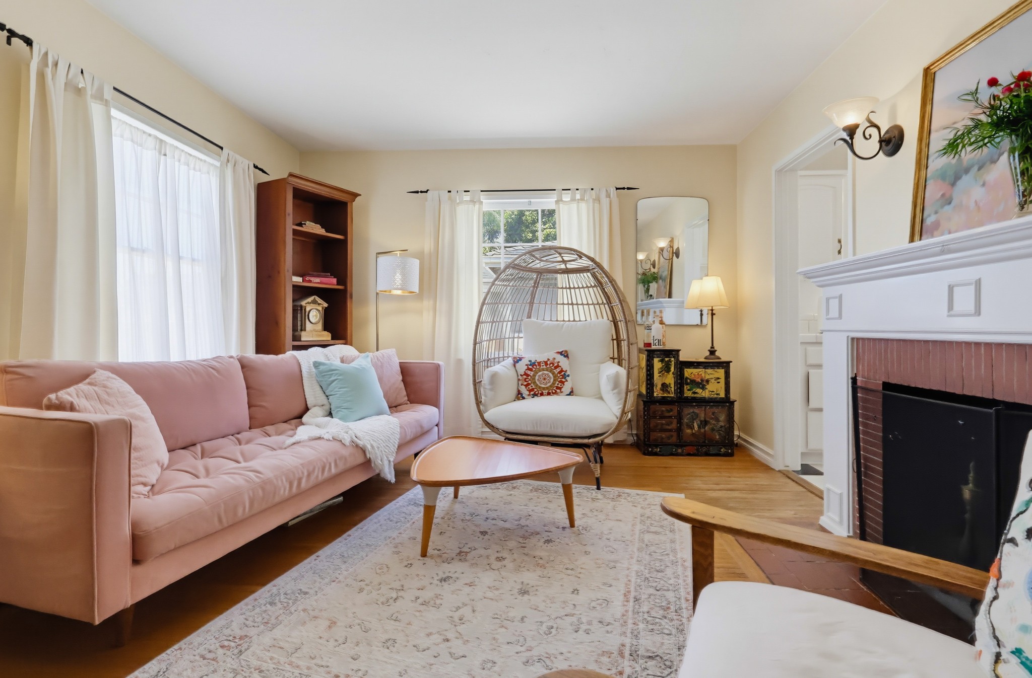 Virtual tour photo 10 of 66 for 3644 Roycroft Ave