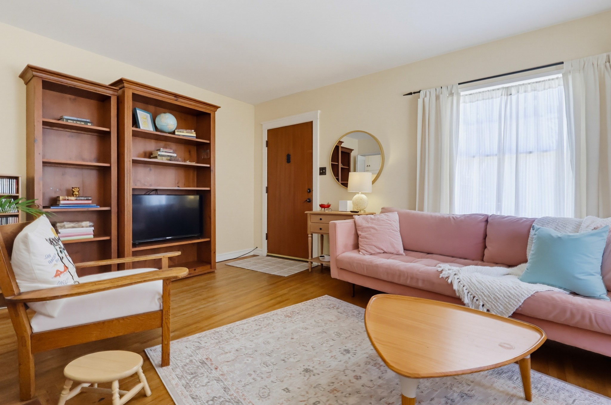 Virtual tour photo 12 of 66 for 3644 Roycroft Ave
